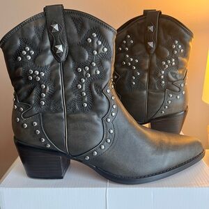 Studded Black Western Boots Bullboxer Dani Cowboy Boot Size 11